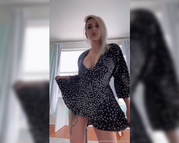 DarshelleStevens - (Darshelle Stevens) - A little snacc for u before I go out for drinks. Anyone that tips or buys content today  (11.10.2021)