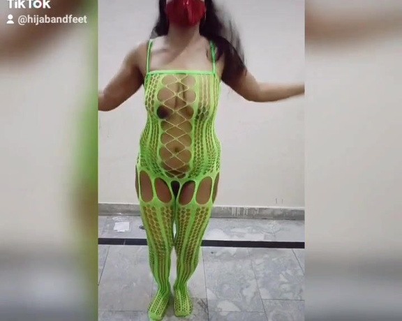 Hotwife_pk - (Muslim hotwife) - Rope skipping in slow motion. Let me know if it gets you hard. Im here to take care of (24.05.2023)