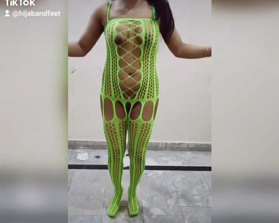 Hotwife_pk - (Muslim hotwife) - Rope skipping in slow motion. Let me know if it gets you hard. Im here to take care of (24.05.2023)