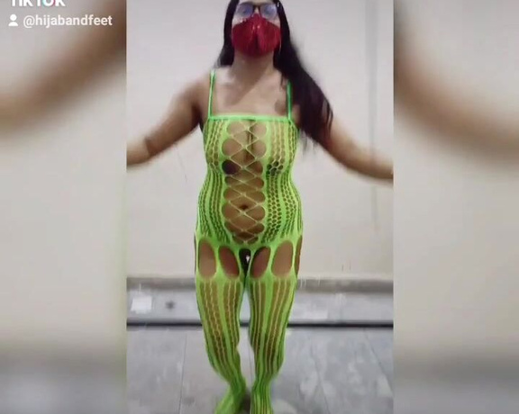 Hotwife_pk - (Muslim hotwife) - Rope skipping in slow motion. Let me know if it gets you hard. Im here to take care of (24.05.2023)