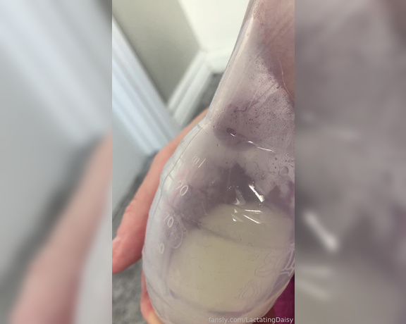 LactatingDaisy - (LactatingMommyMILF) - This little device is the bomb Continuous Streams drips and leaks all over (11.10.2021)