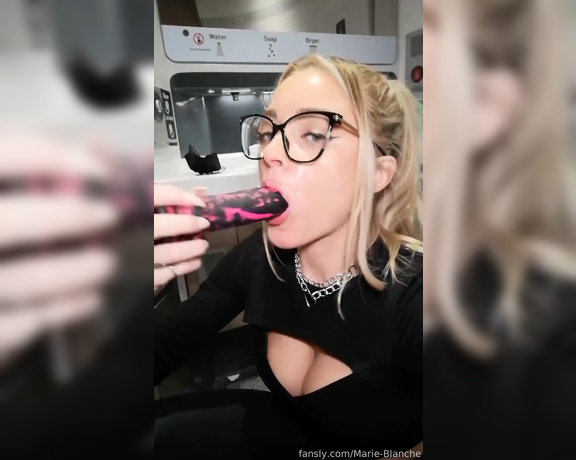 Marie - Blanche New TEASER Le choiXXX de Marie, Episode  Dildoing in the train DILDOING OR CARRYI (19.11.2021)