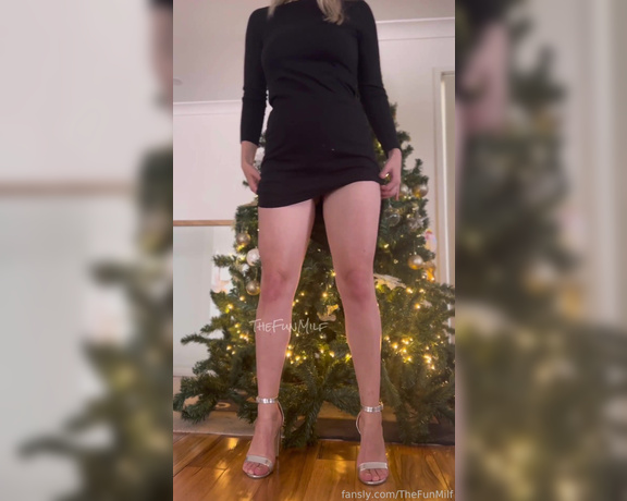 TheFunMilf - Is it okay if I’m under your Christmas tree this Christmas  #milf (22.12.2022)