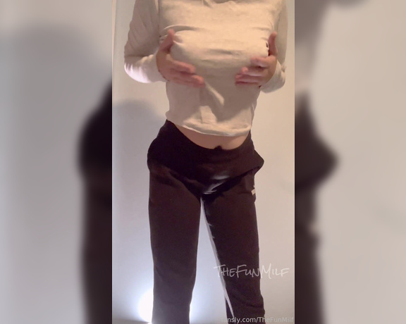 TheFunMilf - I still can’t believe you guys like to see my mombod  But I’m glad you do because (09.09.2022)