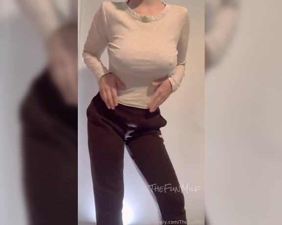 TheFunMilf - I still can’t believe you guys like to see my mombod  But I’m glad you do because (09.09.2022)