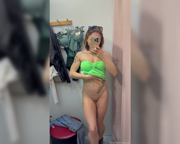 Xxemberraexx - (HOTWIFE MILF) - Good evening Well. My snap was permanently banned. This is where everything is going to (24.03.2023)
