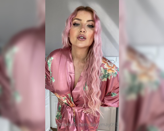 Daisymayofficial - (Daisy May) - Step Mommy is horny and wants you to wank for her! The full version is in your inbox, or if you can