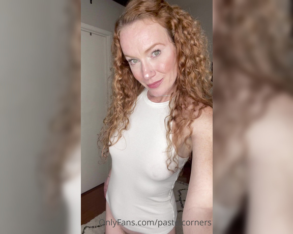 Gingercorners - (Ginger Corners) - Dropping my titties without my panties for you