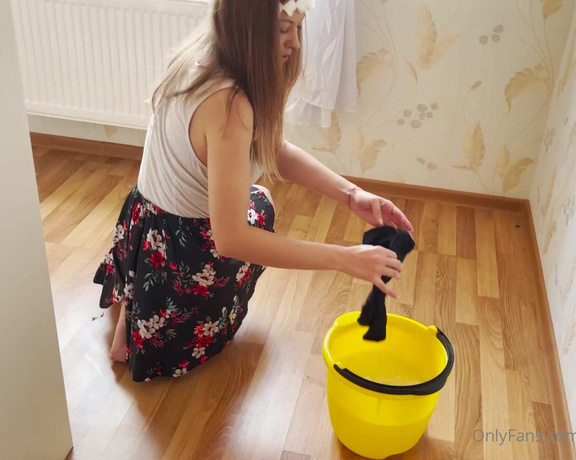 Leraanisimova - (Lera Anisimova) - I like to clean the house without a bra