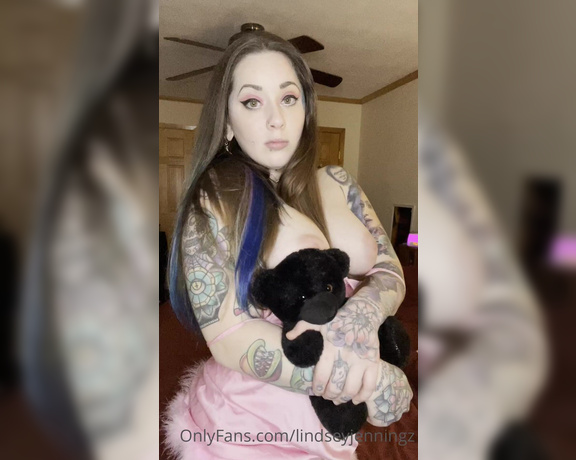 Lindseyjenningz - (Lindsey Jennings) - Happy Valentine’s daddies check your dm for the rest of this video