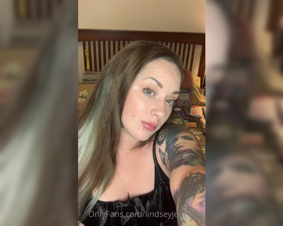 Lindseyjenningz - (Lindsey Jennings) - Feet people only tip if you want more foot content