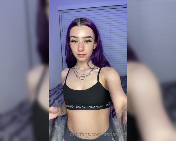 Itsnatdog - (Natalie Rain) - I bought those TikTok leggings just to discover my butt is too small for them to really do anything