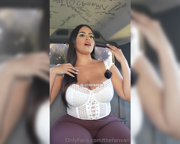 Thefanvan - BIG TITTY REBECCA J @sm00ches Confesses she LOVES IT ROUGH!!! She loves hair pulling