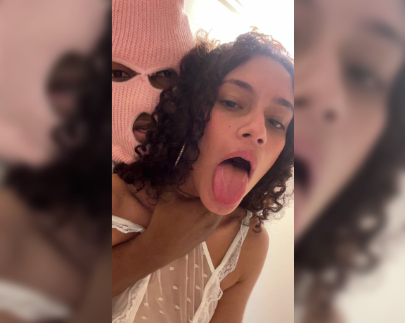 Curlykarol - (Curly Hotwife) - Would you have a one night stand with me