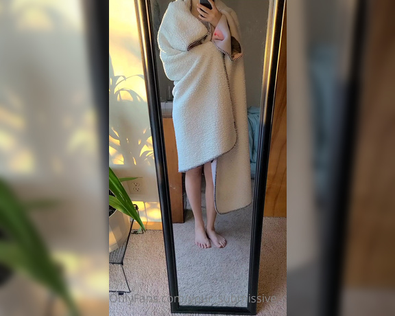 Your_submissive_doll - (Valorie) - My cozy little mornings wish you could be filling me up and taking care of my pussy