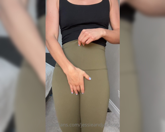 Jessieandjackson - (Jessie and Jackson) - LEGGINGS  PANTIES  ON OFF  Find out what I’m wearing under my leggings to the gym tod