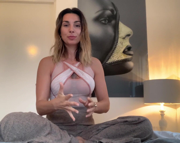 Roxysdream - (Roxy Fox) - Here is my sex educational video on giving a tantric erotic massage  of course with real