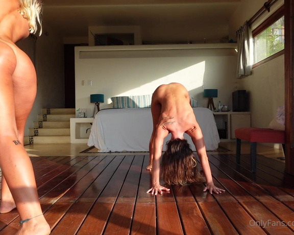 Roxysdream - (Roxy Fox) - Trailer to my first Erotic Yoga  Dance video with my best friend @atenart The beau