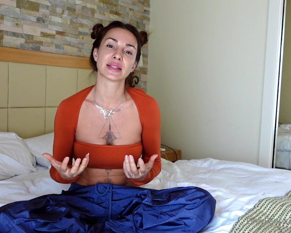Roxysdream - (Roxy Fox) - I am sharing my beautiful, powerful and intimate NEW YEARS EVE RITUAL with you Manife