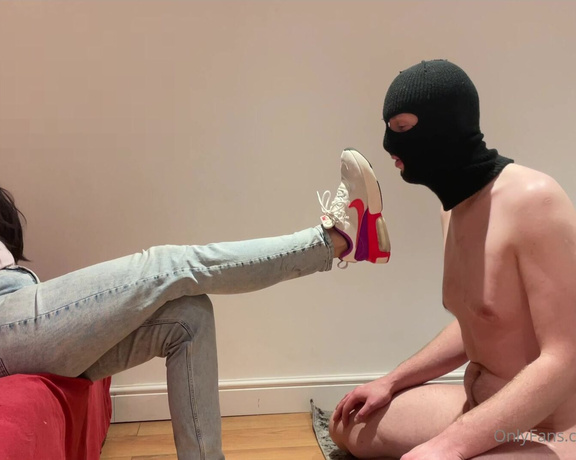 Russianqos - (ShelleyLynne) - How slave should worship his Mistress when shes back from gym