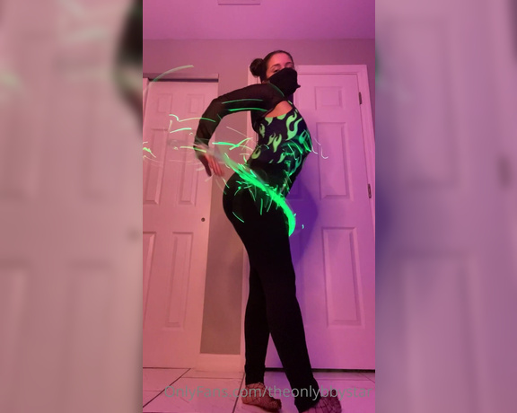 Theonlybbystar - (Bbystar) - POV your rave bae gives you a strip show Don’t judge my light whippinng, I’m just starting