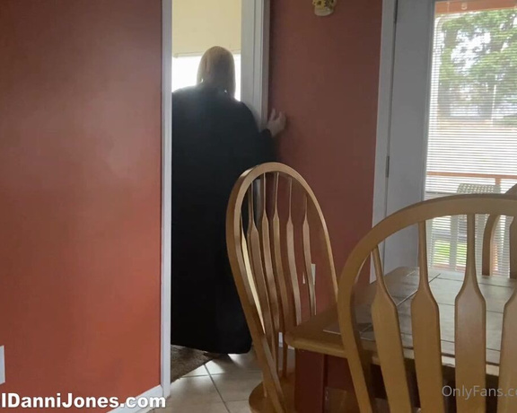 Danni2427 - (Danni Jones) - Preview of my hot new full length video with @jonnycumz called Stepmom Sneaking to Stepson While
