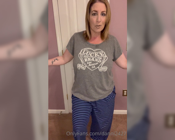 Danni2427 - (Danni Jones) - So this video is a little different than what I normally post. I’m showing you a little bit of my