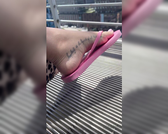Feetbysvett - I got these flip flops just to tease the footboys in public and make flop videos for my boys on here