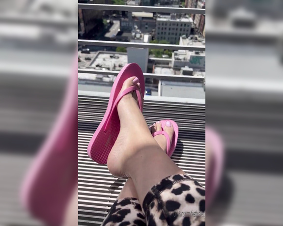Feetbysvett - I got these flip flops just to tease the footboys in public and make flop videos for my boys on here