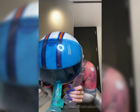 Moneybirdette - Want my xxx astronaut videos u might of missed dm me I made a few 1. Astronaut riding dildo