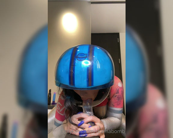 Moneybirdette - Want my xxx astronaut videos u might of missed dm me I made a few 1. Astronaut riding dildo