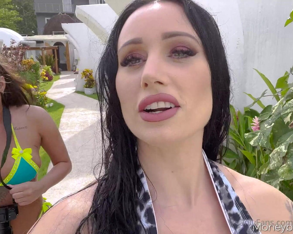 Moneybirdette - Full vlog from my trip to costa rica Models @blowraw @vivilomelin 2