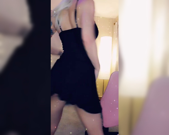 Myskylarraye - Twerking the booty in my dress