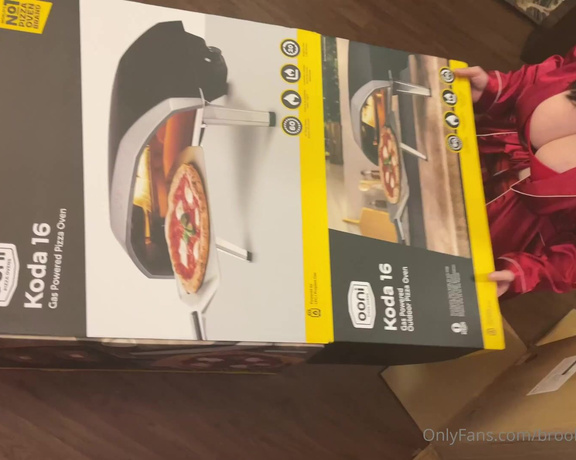 Brooklynspringvalley - (Brooklyn Springvalley) - OMG I GOT A PIZZA OVEN!!! Unboxing video