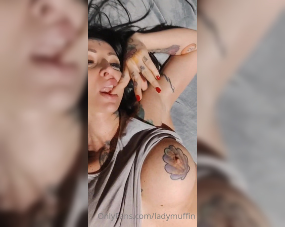 Ladymuffin - (Lady Muffin) - Un saluto mattutino x i miei adorati di onlyfans