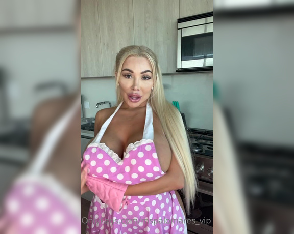 Mspalomares_vip -  Got horny in the kitchen and decided to use my dildo in doggy style. Dont you want to see baby Tip