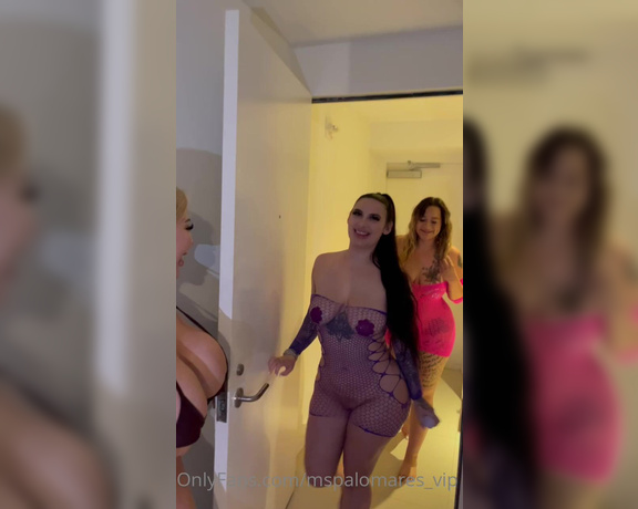 Mspalomares_vip -  [13min] I found a few hot chicks that were down to hook up in my building. They came over and brough