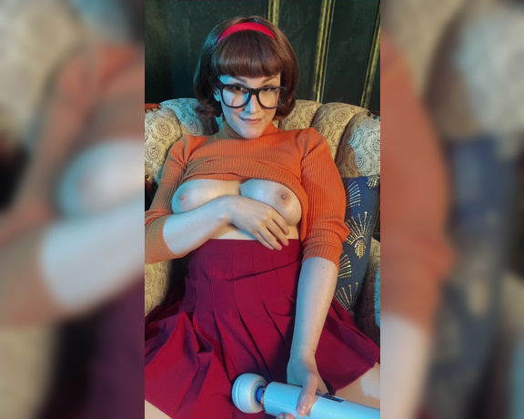Veronicadax - (Veronica Dax) - A little Velma, as a treat Full hitachi video!