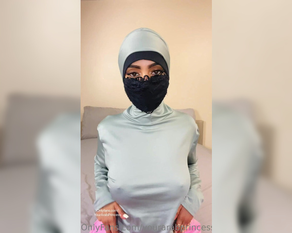 Aaliyah Aziz (Yourarabprincess) - Do you think my titties have got bigger