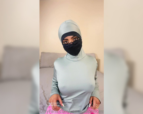 Aaliyah Aziz (Yourarabprincess) - Do you think my titties have got bigger