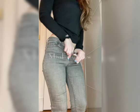 Miss Kitty Meow (misskittymeow) OnlyFans Video 349