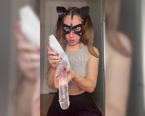 Miss Kitty Meow (misskittymeow) OnlyFans Video 307