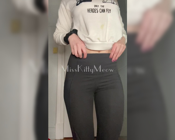 Miss Kitty Meow (misskittymeow) OnlyFans Video 345