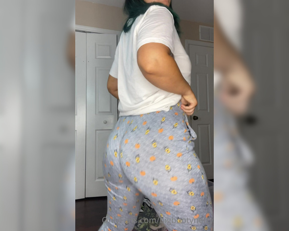 Bootyqueen (Bigbootynetty) - Night time PJ giggleeee (