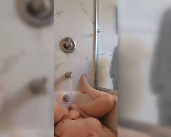 Emily Azure AKA Emmiazure - I got so horny making content in the shower that I had to stop and cum with the faucet Havent