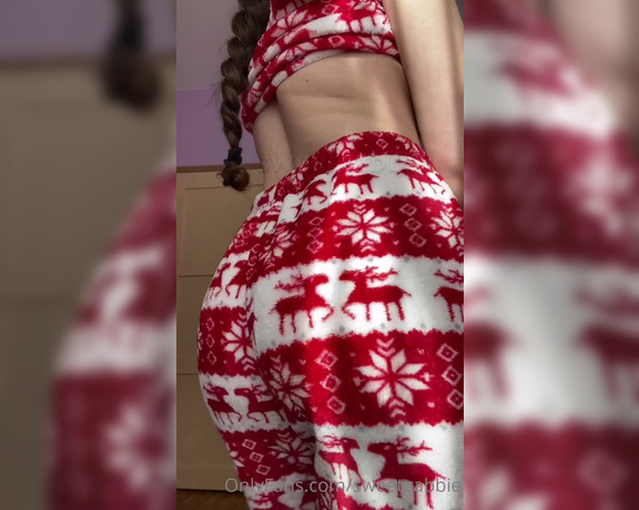 Gabrielle AKA Sweetgabbie - (243613071) Jingle bells to lift your holiday spirits and jiggly booty to lift... other things