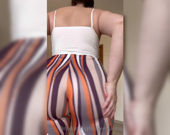 Gabrielle AKA Sweetgabbie - (578499026) These flare pants make me look even thicker! What kind of sorcery is this