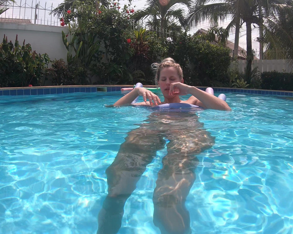 Hayleex - Naked Swimming  Gopro Under water view