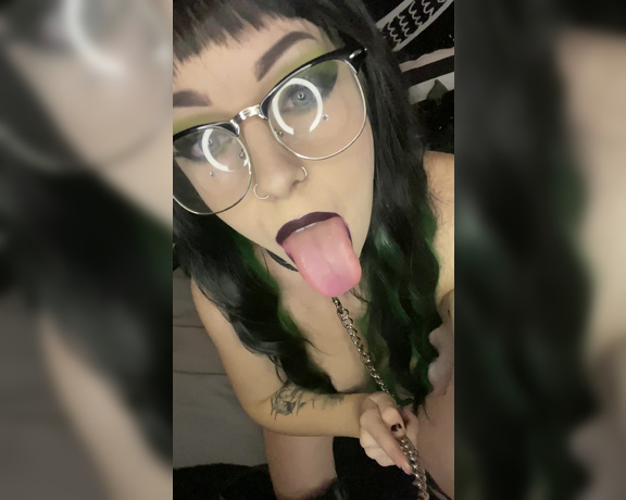 Bratty Kayla aka Brattykayla666 - On a leash for you