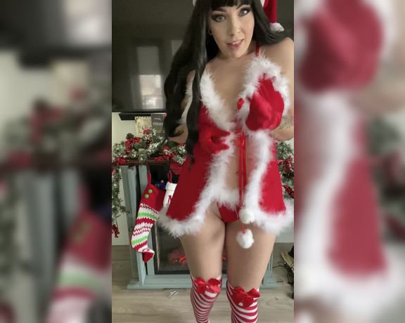 Bratty Kayla aka Brattykayla666 - Merry Christmas